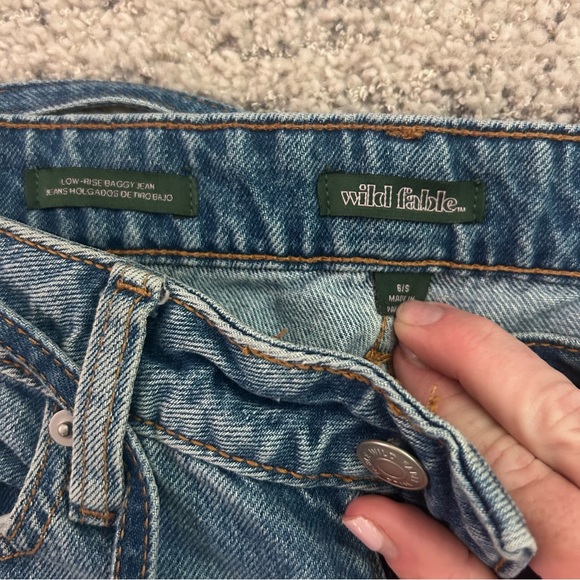 Wild Fable Low Rise Baggy Jeans Light wash size 6 Short - Picture 4 of 7